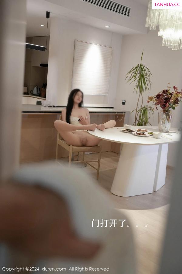   [XiuRen]高清写真图 2024.05.17 No.8557 晚苏susu 丝袜美腿第6张图片